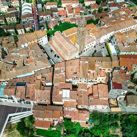 Da Vinci Entire Space In The Heart Of Tuscany Daire Peccioli